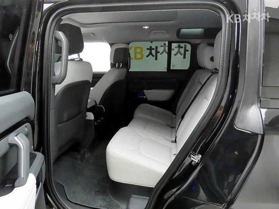 Land Rover Defender(L663)110 D300 X-DYN HSE - 14
