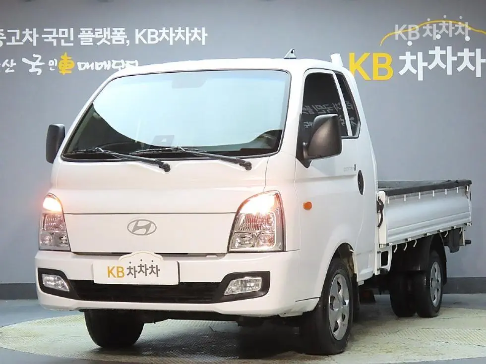 Hyundai Porter 2 Extra Long Super Cab LPG Smart - Image 1