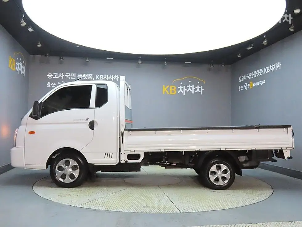 Hyundai Porter 2Extra Long Super Cab LPG Smart - 5