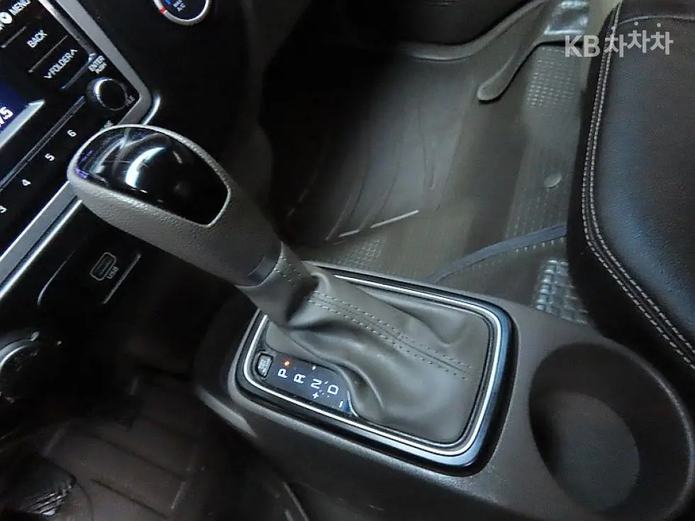 Hyundai Porter 2Extra Long Super Cab LPG Smart - 8