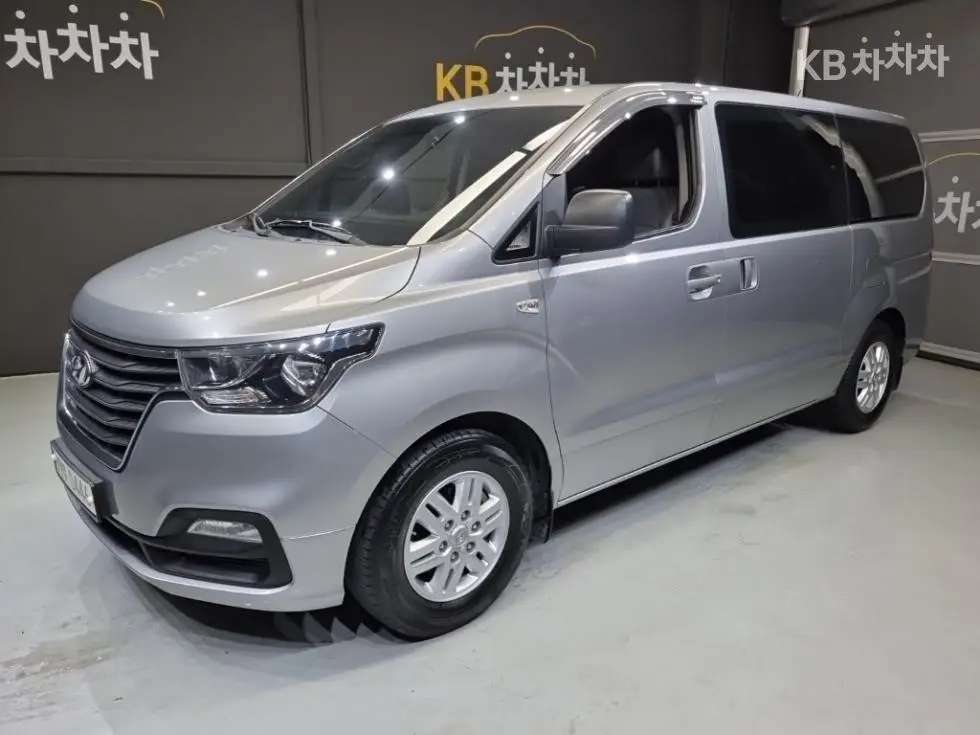 Хюндай The New Grand Starex Ван 5-местен Смарт - Image 1