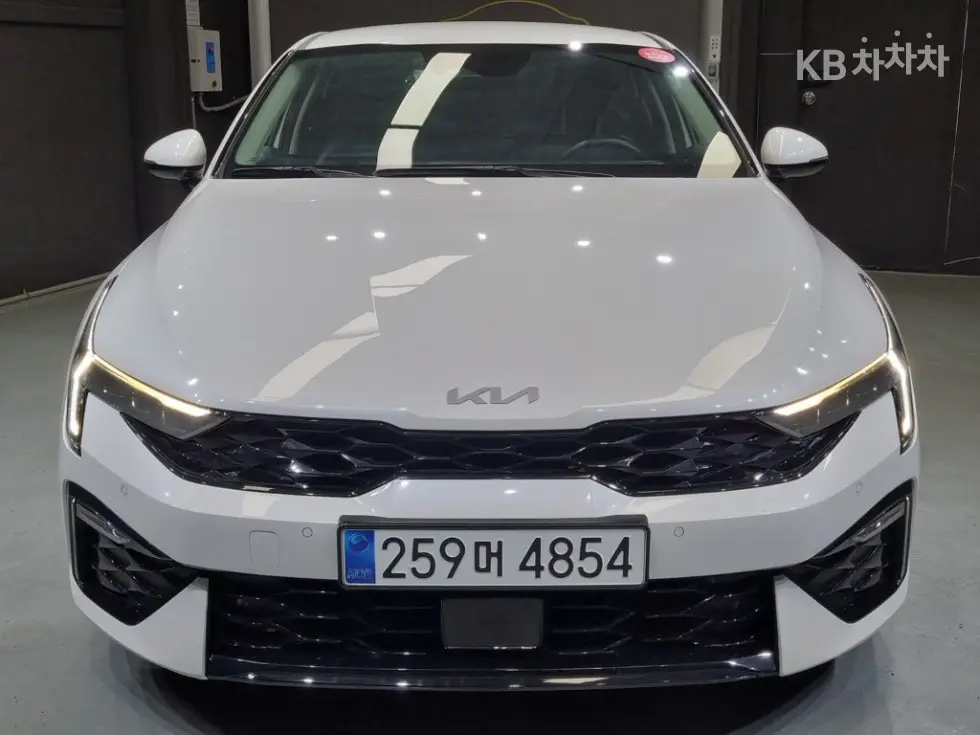 Киа The New K5 3-то поколение2.0 LPG Рент-а-кар Тренди - 2