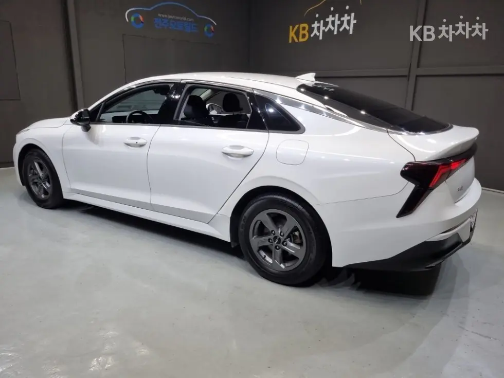 Киа The New K5 3-то поколение2.0 LPG Рент-а-кар Тренди - 4