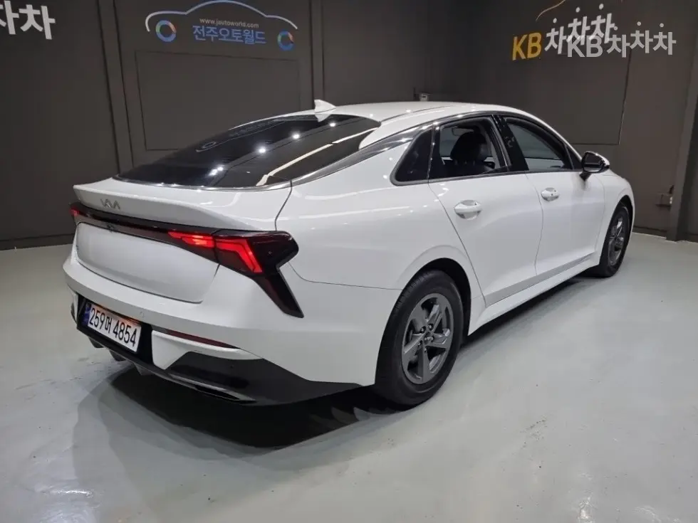 Киа The New K5 3-то поколение2.0 LPG Рент-а-кар Тренди - 6