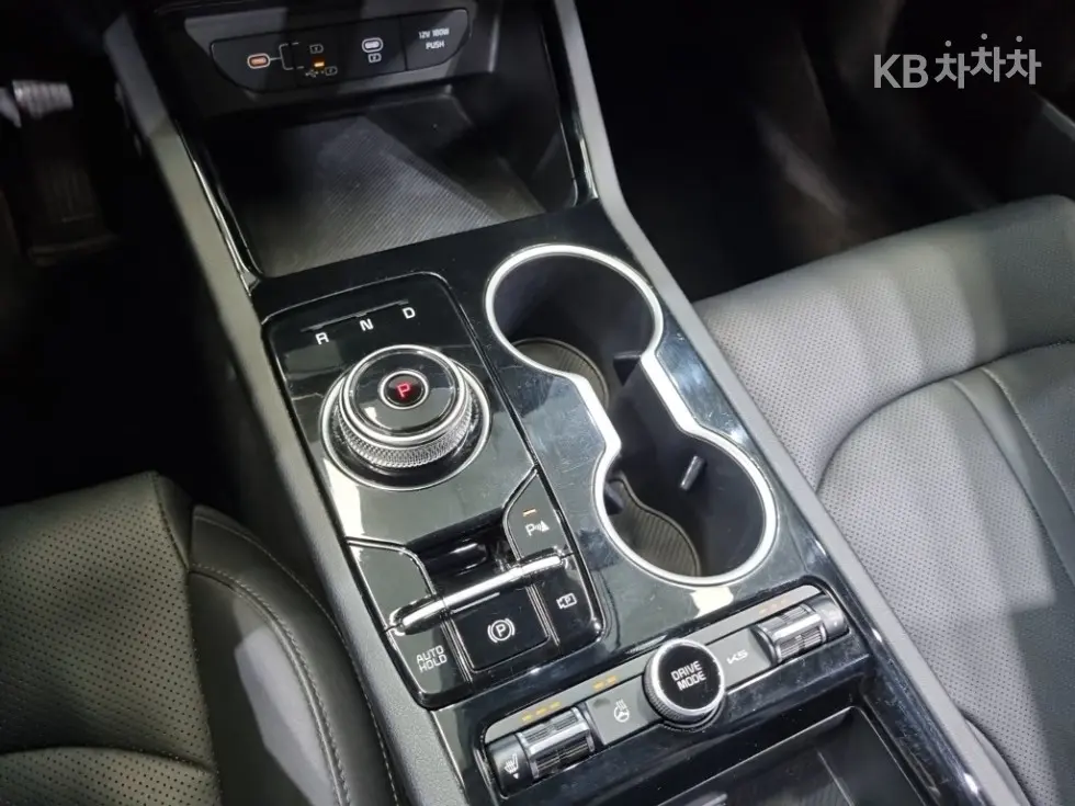 Киа The New K5 3-то поколение2.0 LPG Рент-а-кар Тренди - 14