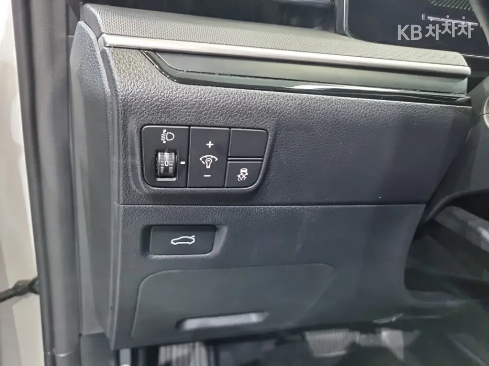 Киа The New K5 3-то поколение2.0 LPG Рент-а-кар Тренди - 19