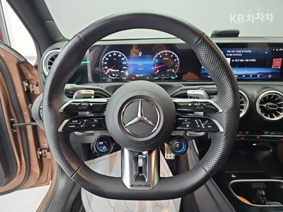Mercedes-Benz A-Class(W177)AMG A35 4Matic - 9