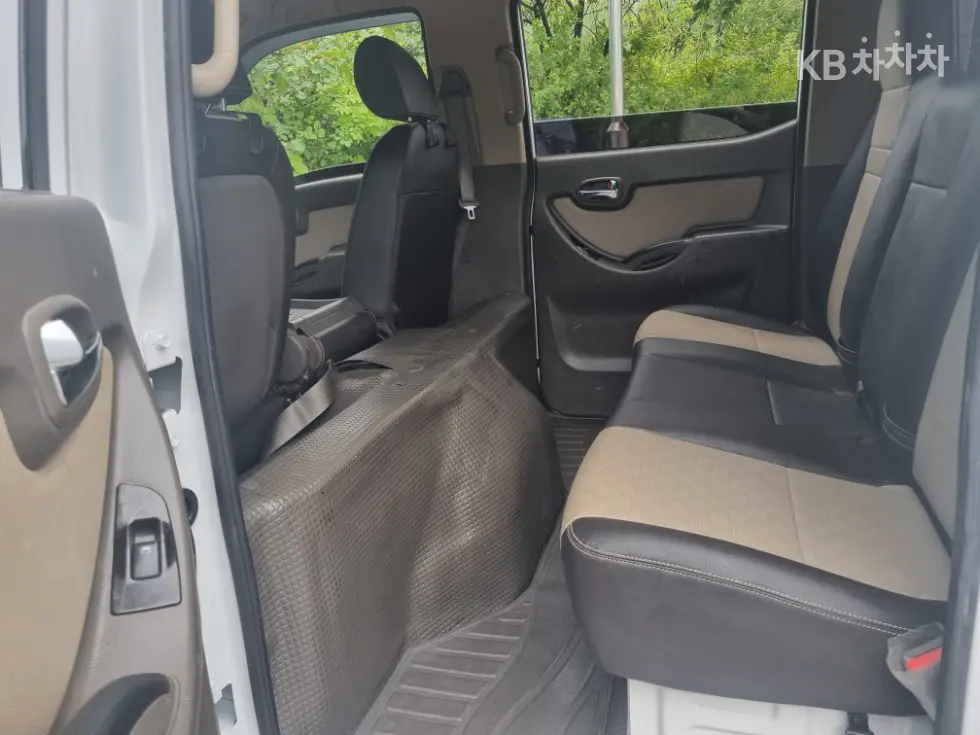 Hyundai Porter 2Extra Long Double Cab CRDi Premium - 29
