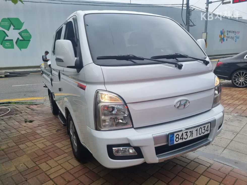 Hyundai Porter 2Extra Long Double Cab CRDi Premium - 4