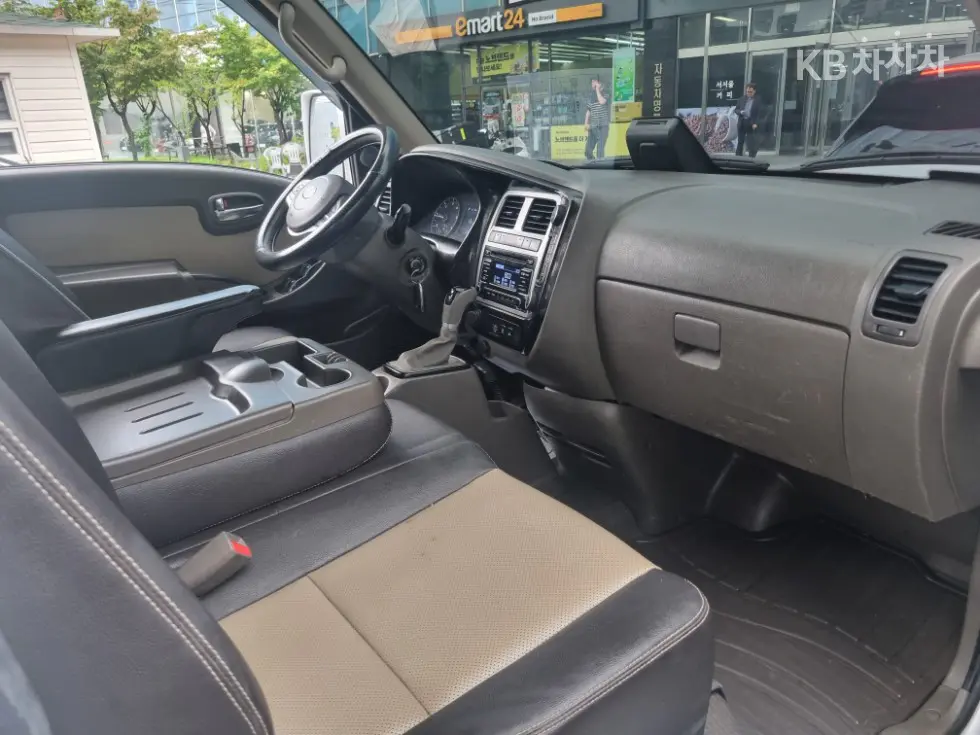 Hyundai Porter 2Extra Long Double Cab CRDi Premium - 27