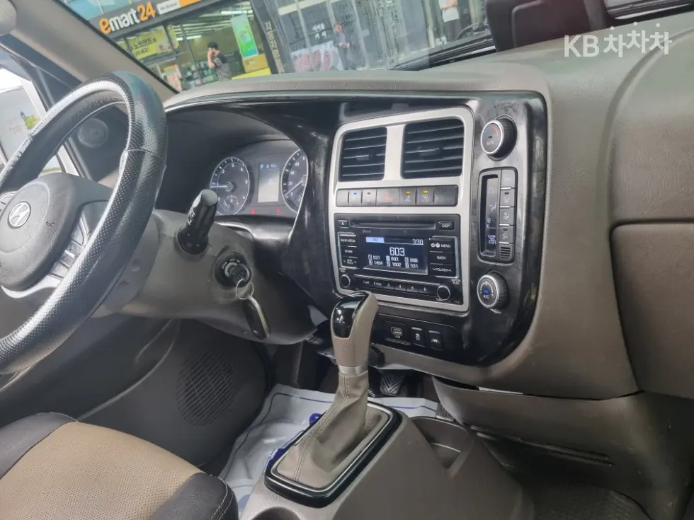 Hyundai Porter 2Extra Long Double Cab CRDi Premium - 24