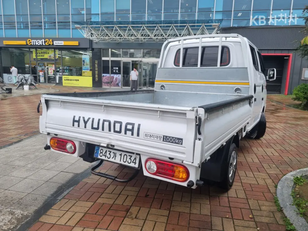 Hyundai Porter 2Extra Long Double Cab CRDi Premium - 14