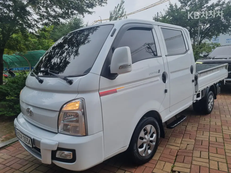 Hyundai Porter 2Extra Long Double Cab CRDi Premium - 9