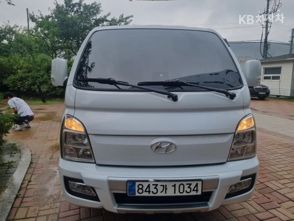 Hyundai Porter 2 Extra Long Double Cab CRDi Premium - Image 1