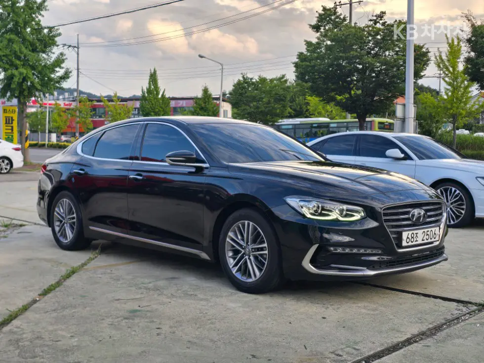 Хюндай GrandeurIG 2.4 Premium Стандартен - Image 1