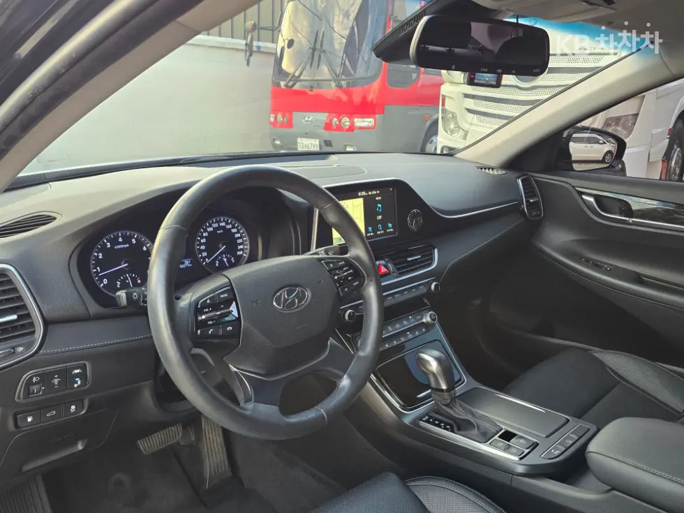 Хюндай GrandeurIG2.4 Premium Стандартен - 6