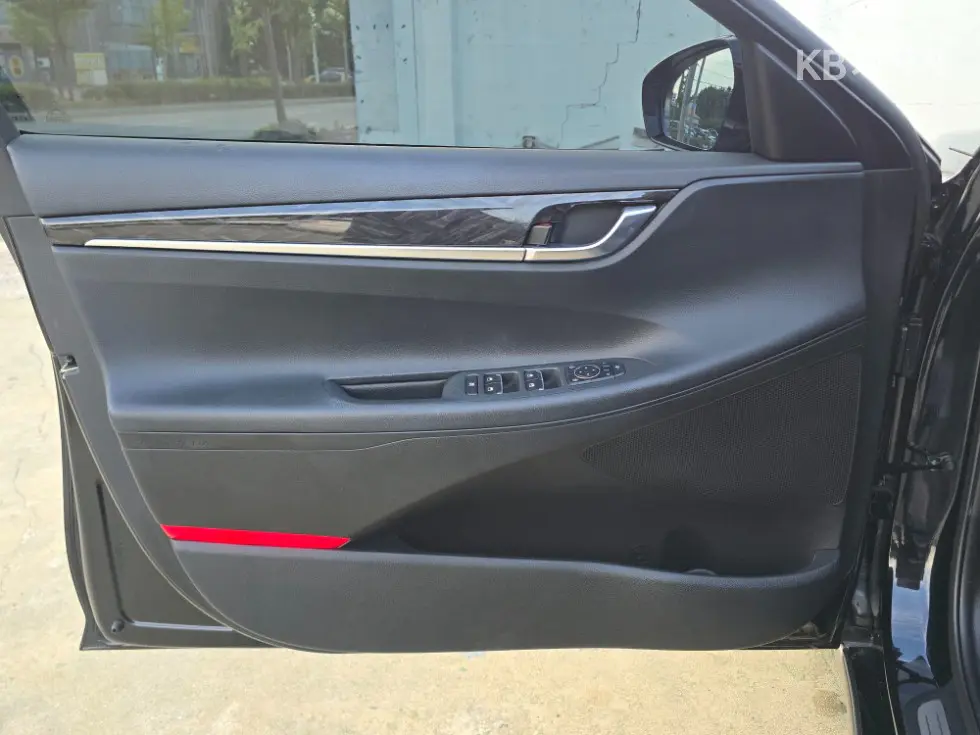 Хюндай GrandeurIG2.4 Premium Стандартен - 8