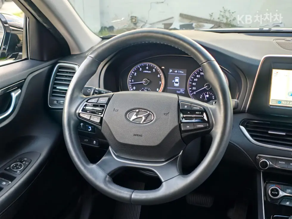 Хюндай GrandeurIG2.4 Premium Стандартен - 11