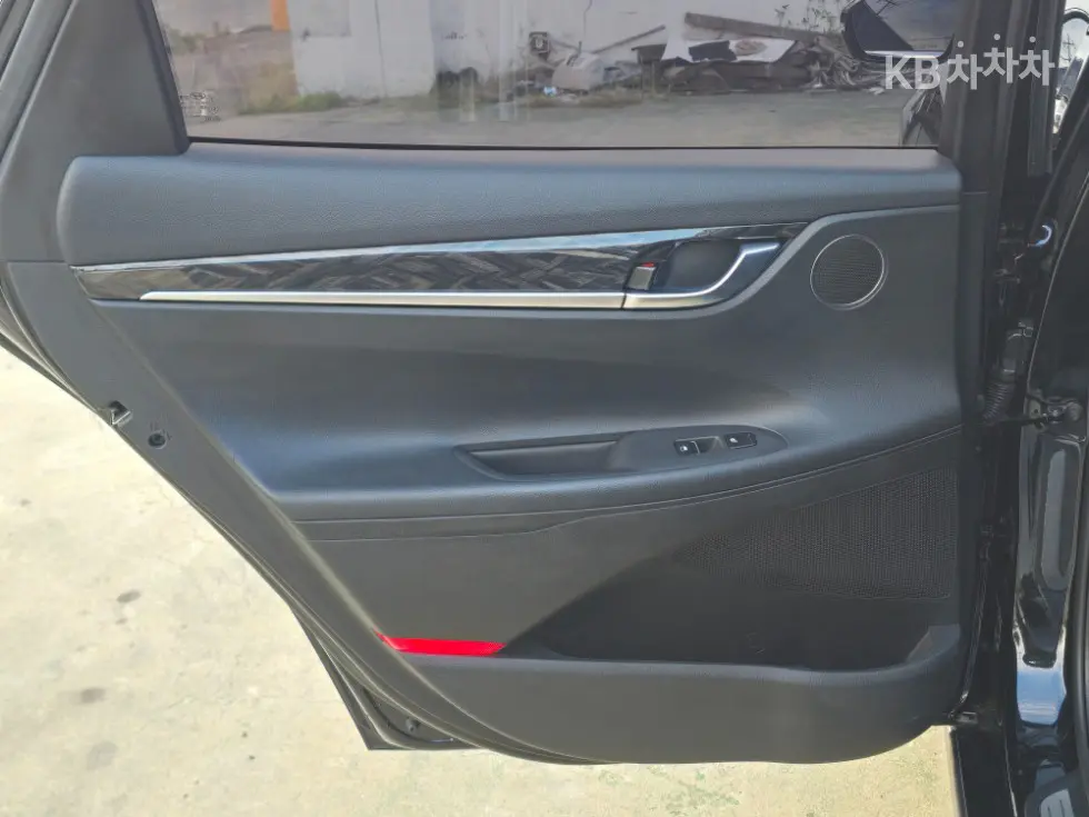 Хюндай GrandeurIG2.4 Premium Стандартен - 16