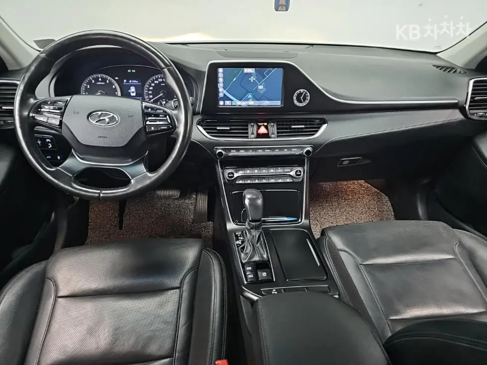 Хюндай GrandeurIG2.4 Premium Стандартен - 7