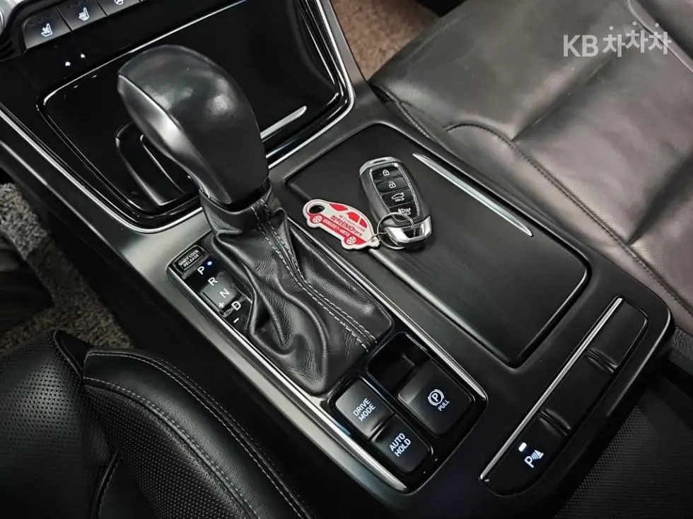 Хюндай GrandeurIG2.4 Premium Стандартен - 8