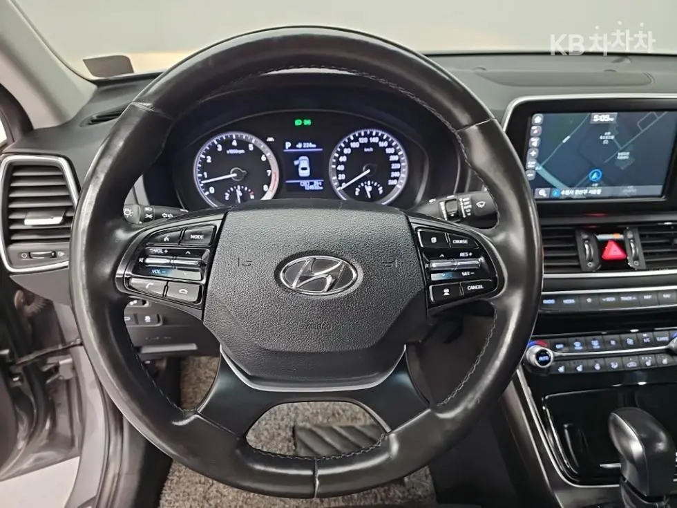 Хюндай GrandeurIG2.4 Premium Стандартен - 9