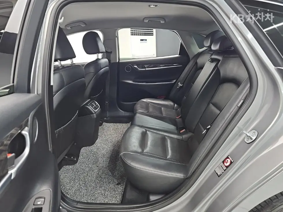 Хюндай GrandeurIG2.4 Premium Стандартен - 12
