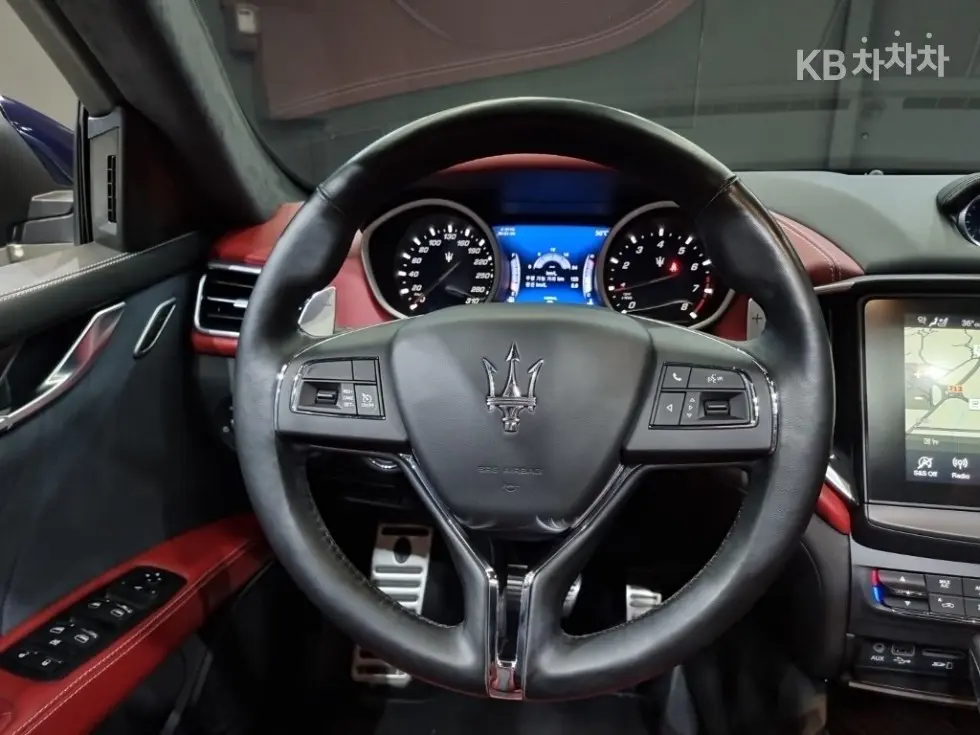 Maserati Нов Ghibli3.0 GranLusso - 11
