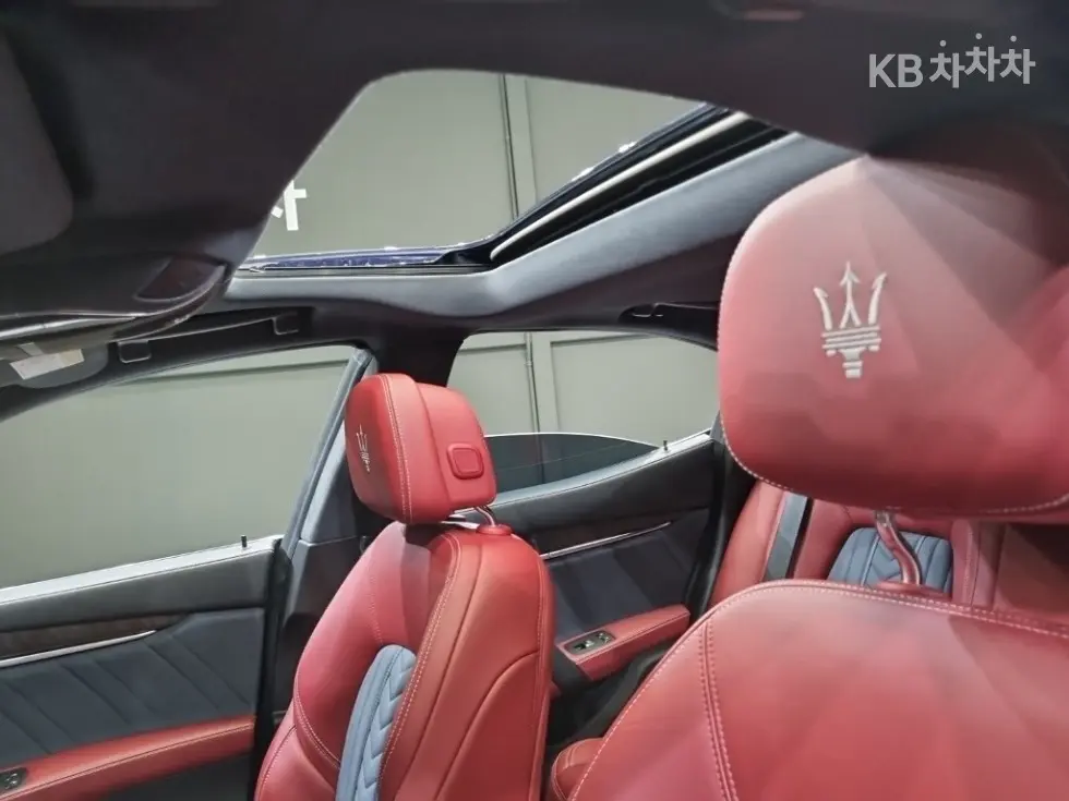 Maserati Нов Ghibli3.0 GranLusso - 19