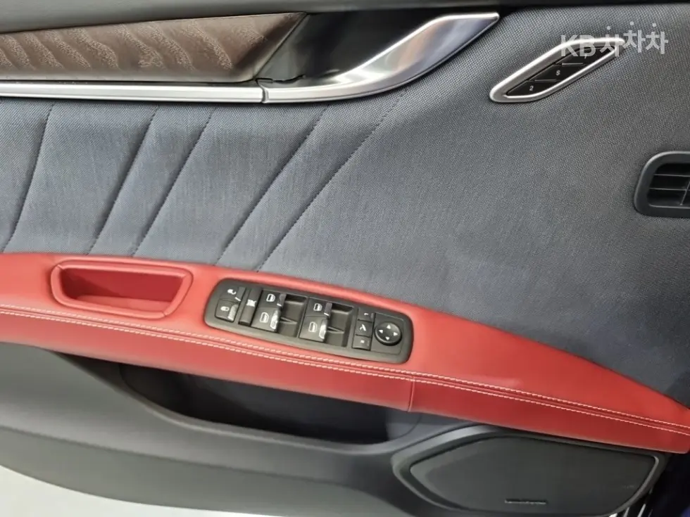 Maserati Нов Ghibli3.0 GranLusso - 20