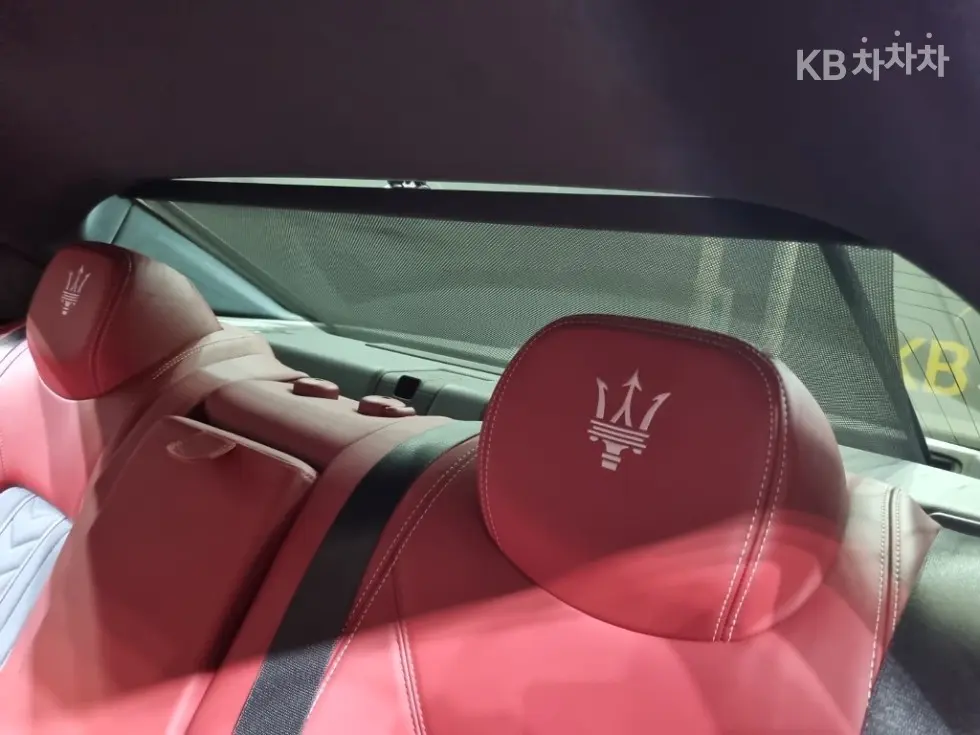 Maserati Нов Ghibli3.0 GranLusso - 27