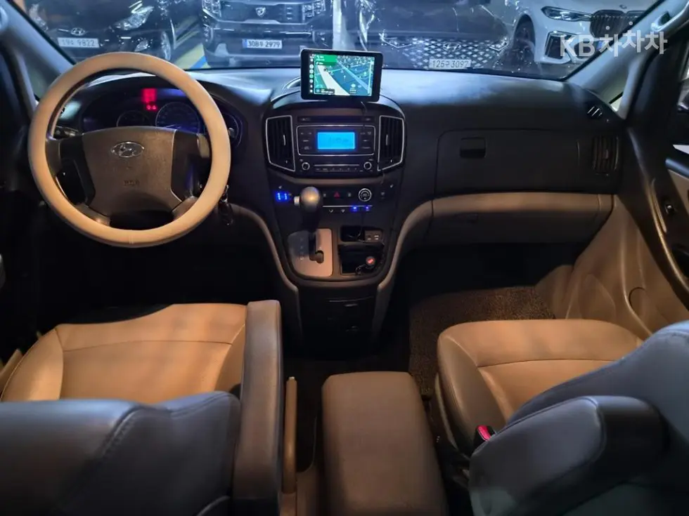 Хюндай The New Grand StarexUrban 9-местен Premium - 7