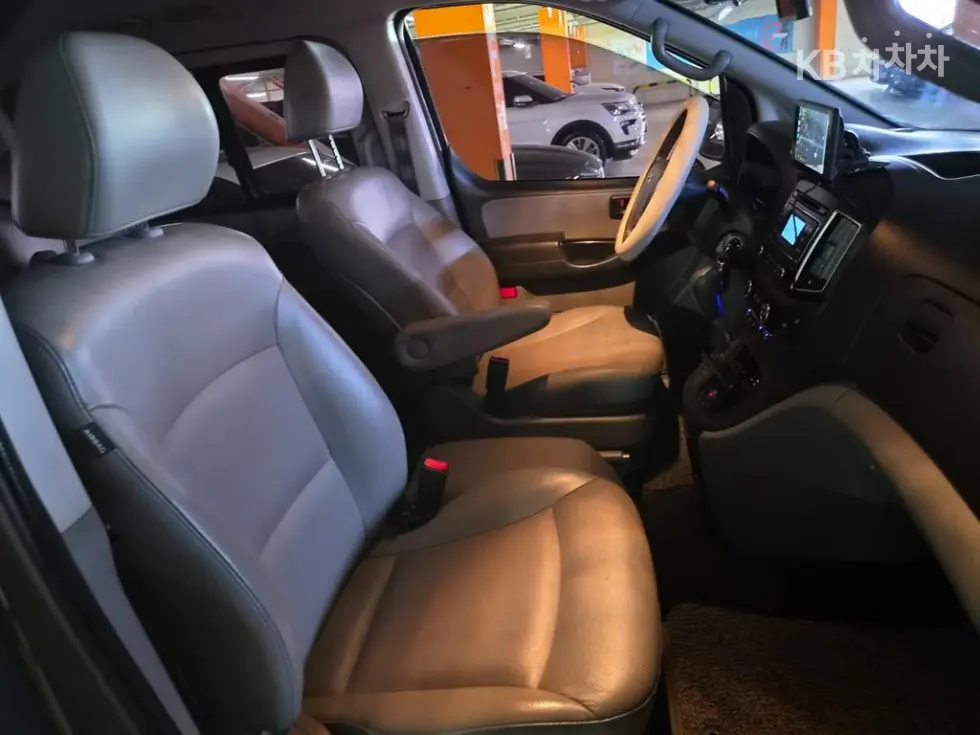 Хюндай The New Grand StarexUrban 9-местен Premium - 17