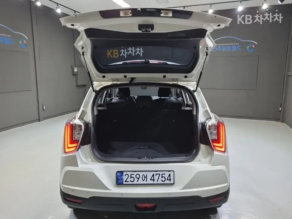 КейДжи Мобилити Very New (фацелит/обновяване) ТиволиБензин V3 2WD Стандартен - 22