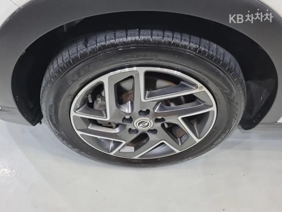 КейДжи Мобилити Very New (фацелит/обновяване) ТиволиБензин V3 2WD Стандартен - 23