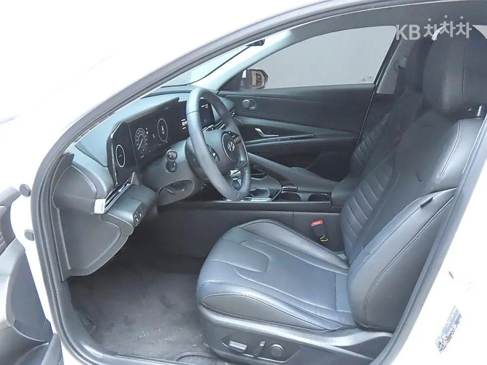 Хюндай The New Avante (Elantra) (CN7)1.6 Бензин Inspiration - 10