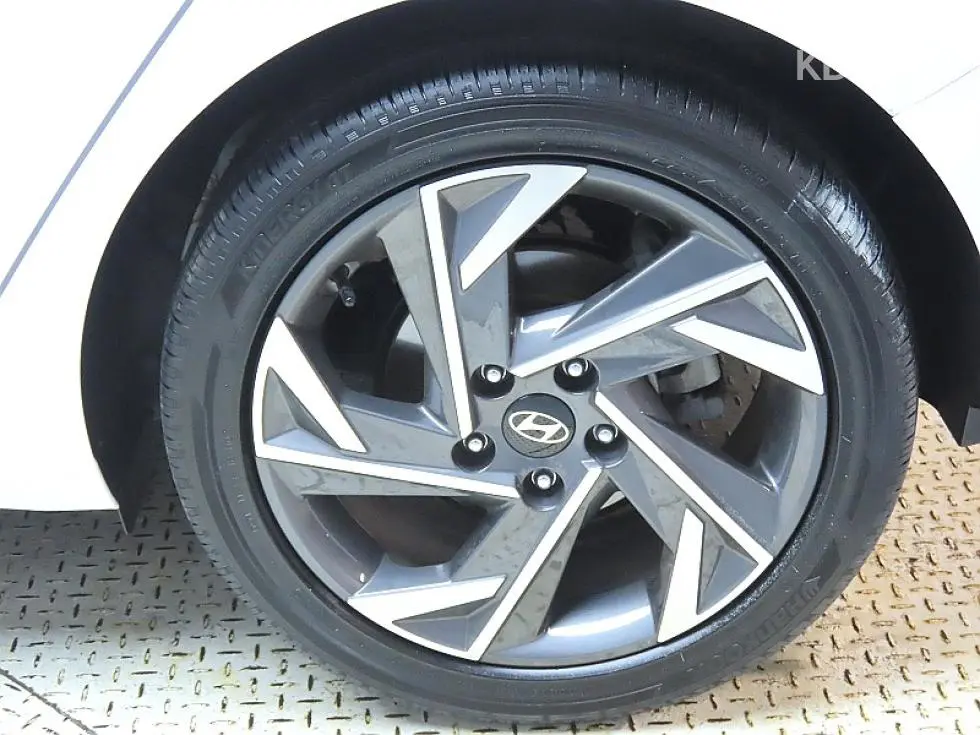 Хюндай The New Avante (Elantra) (CN7)1.6 Бензин Inspiration - 20