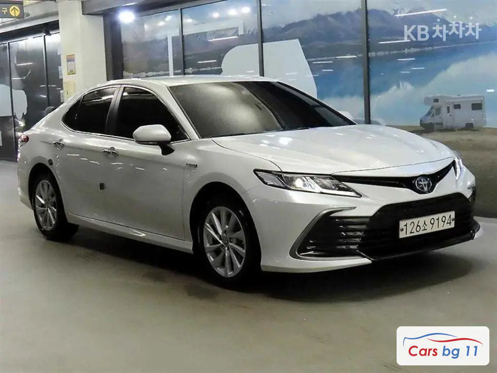 Toyota Camry XV702.5L хибрид LE