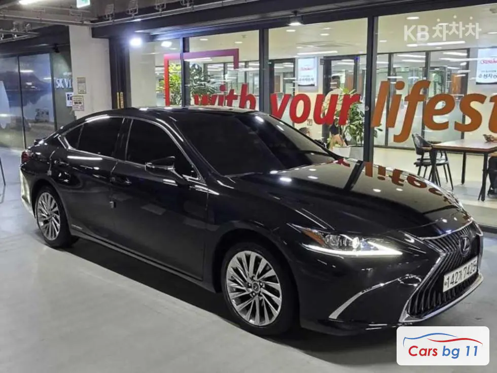 Лексус Нов Поколение ES300h Luxury+
