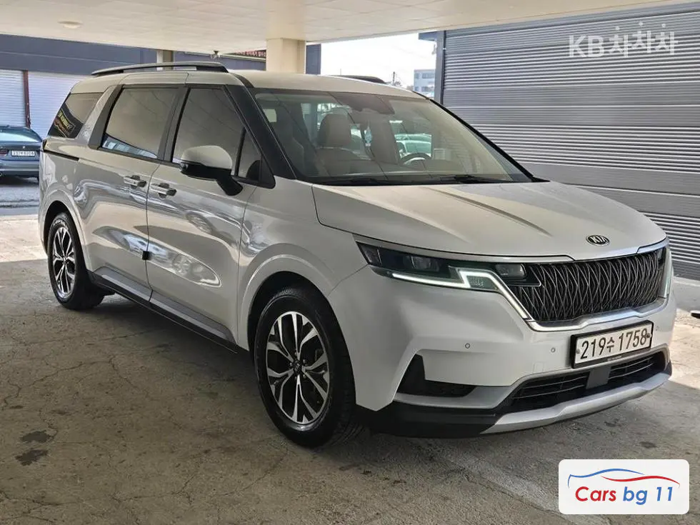 Kia Carnival 4th generationD2.2 9-seater Prestige