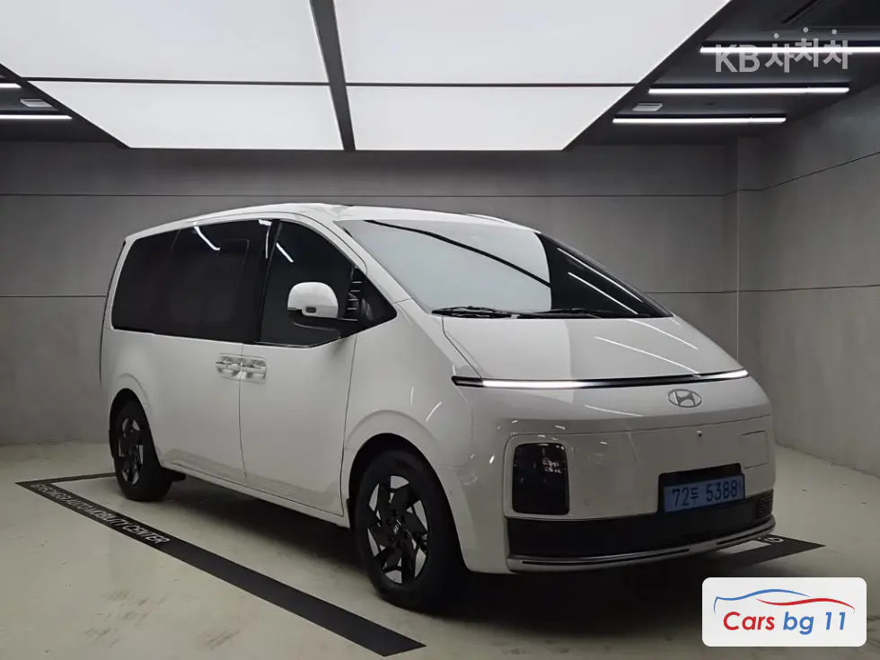 Hyundai The New Staria ElectricEV Lounge 11-seater Prestige