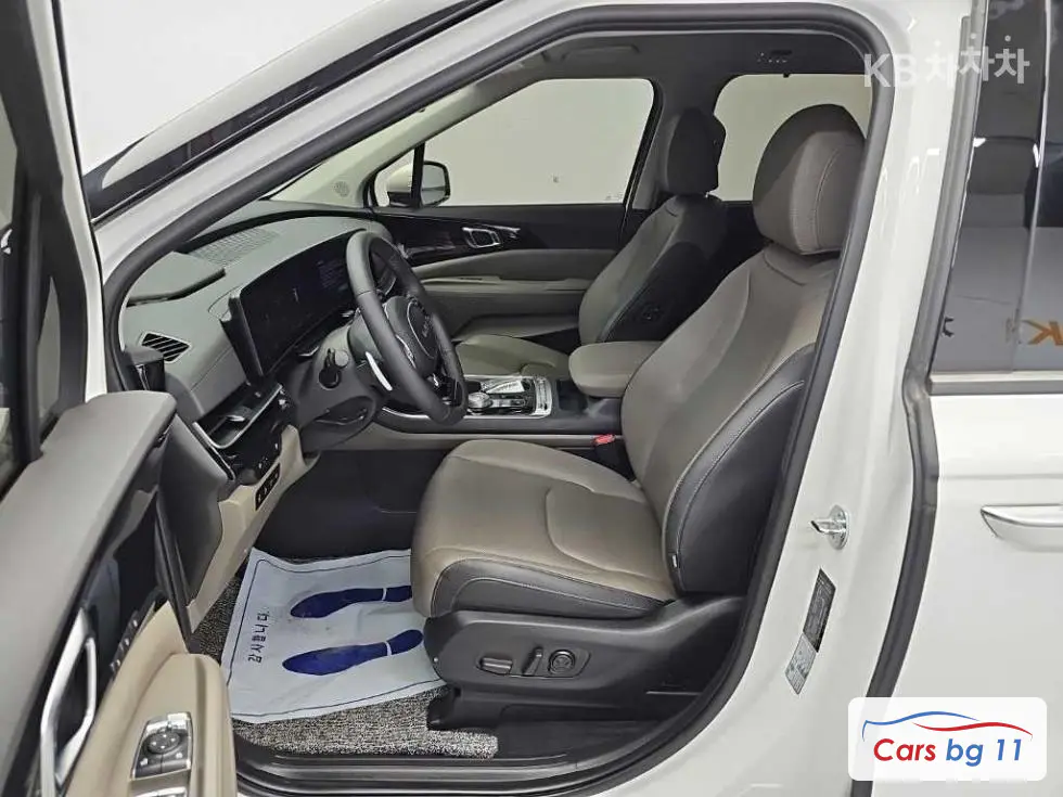Kia The New Carnival 4th generationD2.2 9-seater Signature