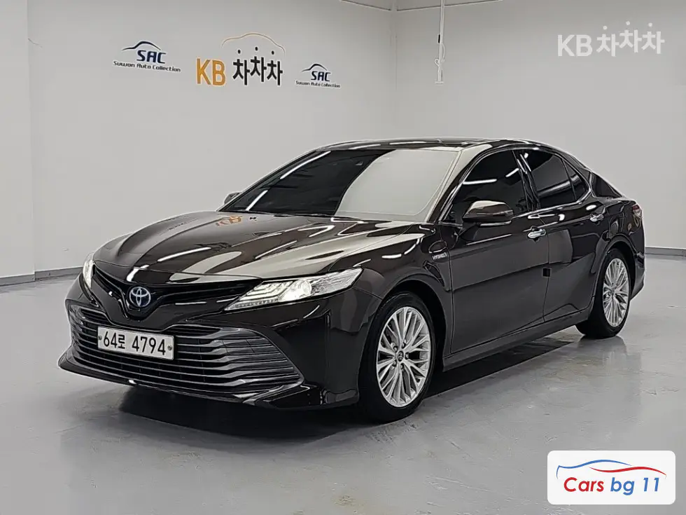 Toyota Camry XV702.5L хибрид XLE