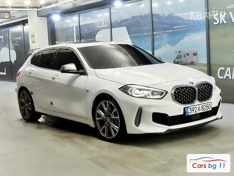 BMW 1 Series (F40) M135i xDrive Стандартен
