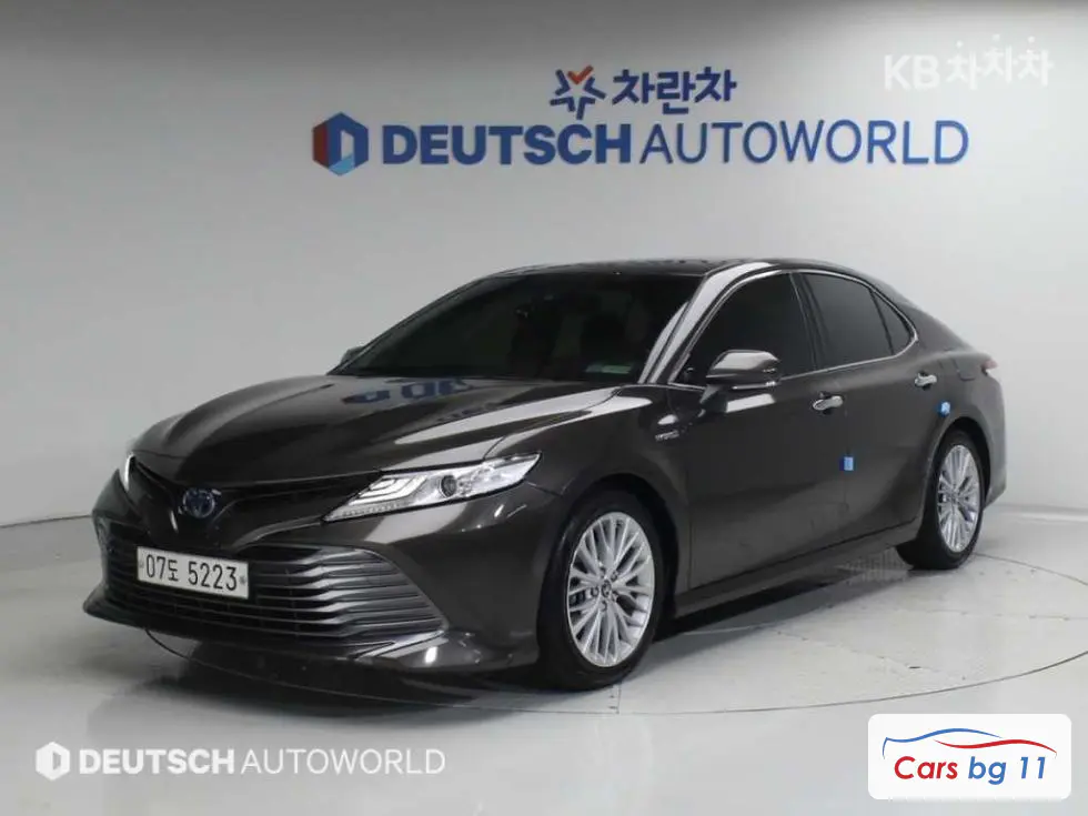 Toyota Camry XV702.5L хибрид Стандартен